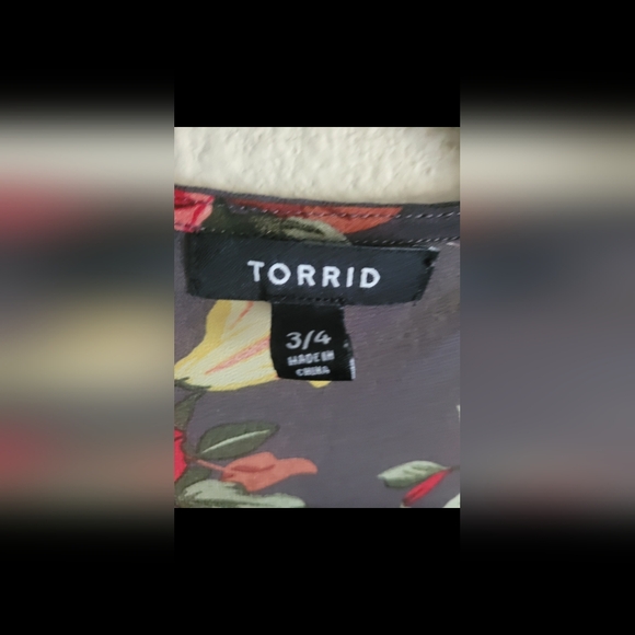 Torrid Floral Sheer Kimono - Picture 8 of 9